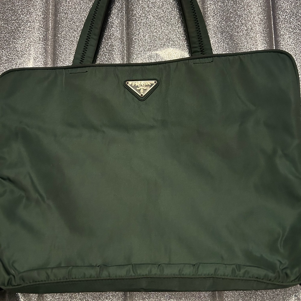 Prada green - Picture 2 of 13